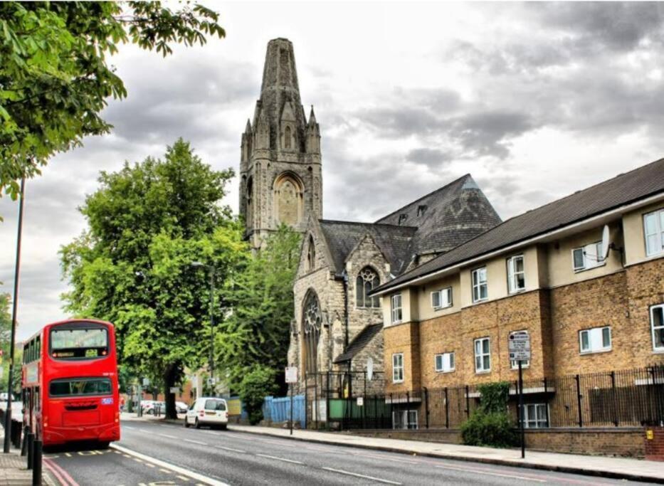 Apartamento Functional Double With An Ensuite Toilet And Shower Near Tube And Bus Stations *