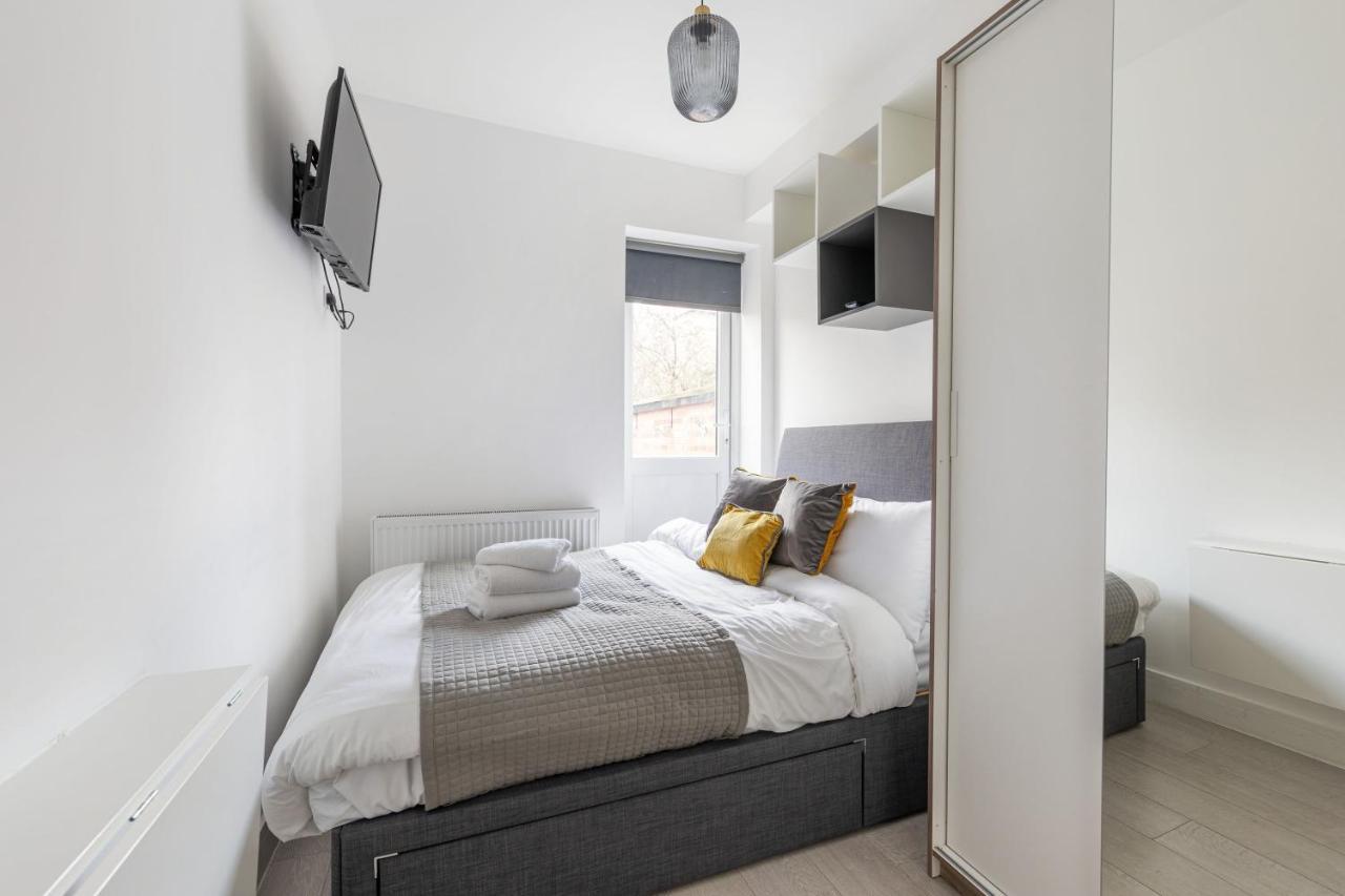 Apartamento Functional Double With An Ensuite Toilet And Shower Near Tube And Bus Stations Londres